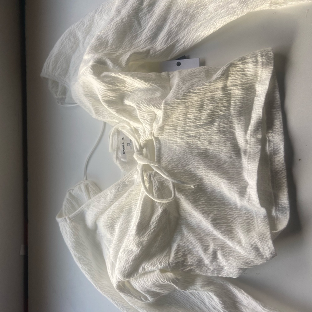White long sleeve 
Brand: O neil
Still has tag
